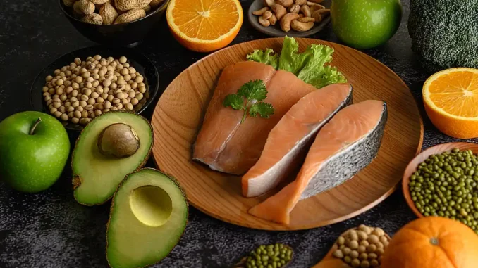 Zdroj vitamínu D na dřevěném stole, symbol slunečního vitamínu