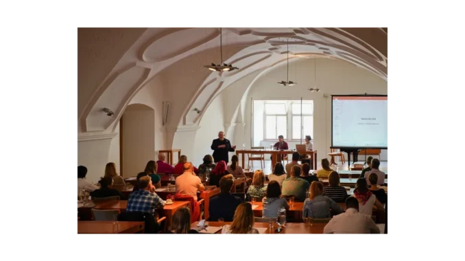 Brno-střed s charitou na vánočních trzích