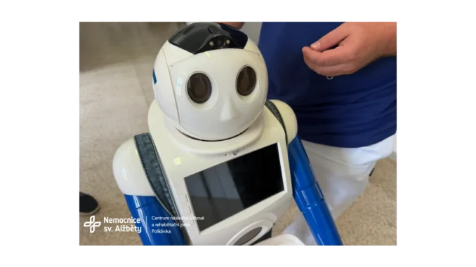Robot Robin mění rehabilitaci v Nemocnici sv. Alžběty